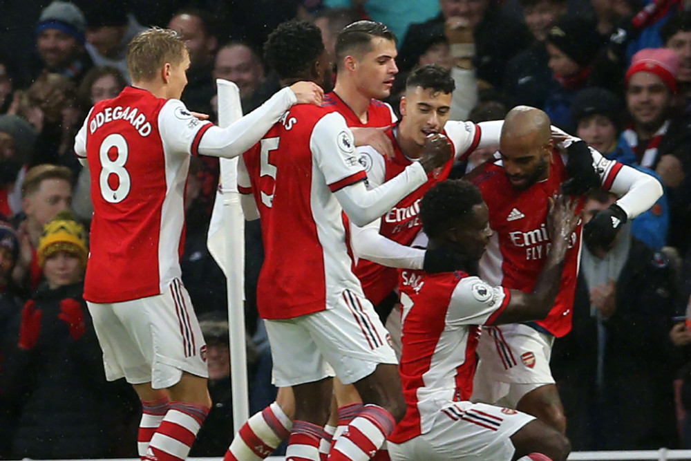 太疯狂！54岁名帅率头号装死队杀到英超第3 从0-2到4-3+近9轮8胜