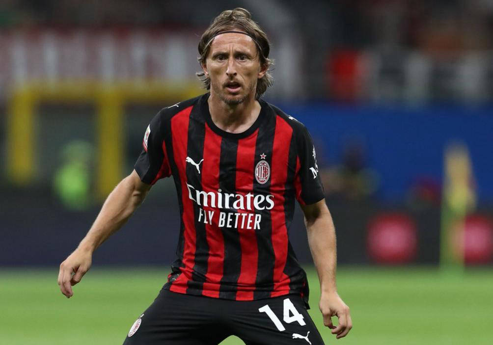 拉波尔塔的圣诞轻松时刻：巴萨主席的亲民魅力与未来布局